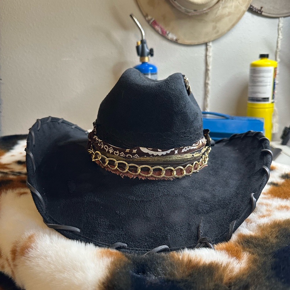 NWT Black Cow Girl Hat